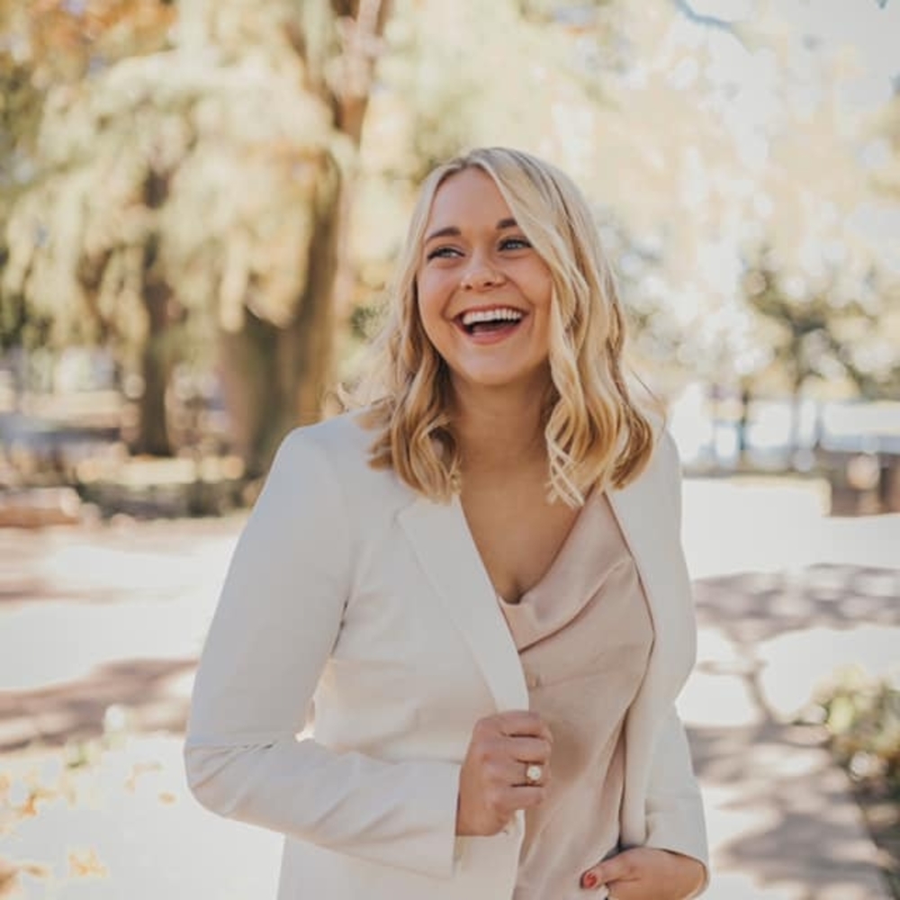 Meet your Posher, Hannah joy